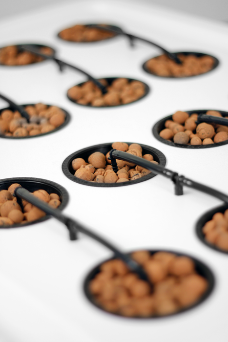 SuperCloset SuperPonics 16 Plant Hydroponic Grow System